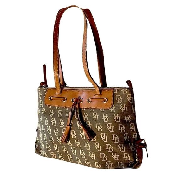 Dooney & Bourke Shoulder Large Tassle Zip Top HP74Q BN - Picture 9 of 9